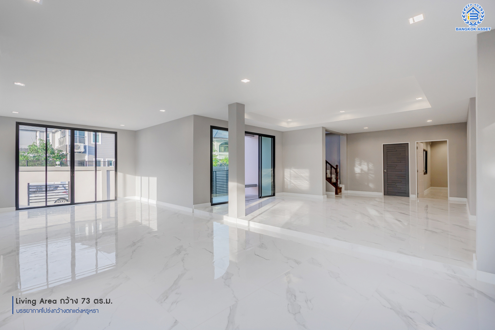 บ้านมือสองตกแต่งใหม่ ม.กฤษดานคร20 ปิ่นเกล้า-ติดถนนบรมราชชนนี เนื้อที่ 92.7 ตร.ว. บ้านเดี่ยวหลังใหญ่ ตกแต่งสุดหรูดีไซน์ยุโรป พร้อมฟังก์ชัน 3 ห้องนอน 4 ห้องน้ำ 1 ห้องอเนกประสงค์ 1 ห้องแม่บ้าน จอดรถได้ 4 คัน บนทำเลเชื่อมต่อเมืองอย่างรวดเร็ว ใกล้ทางคู่ขนานลอยฟ้าบรมราชชนนี ทางด่วน "กาญจนาภิเษก" ม.มหิดล และเซ็นทรัลปิ่นเกล้า